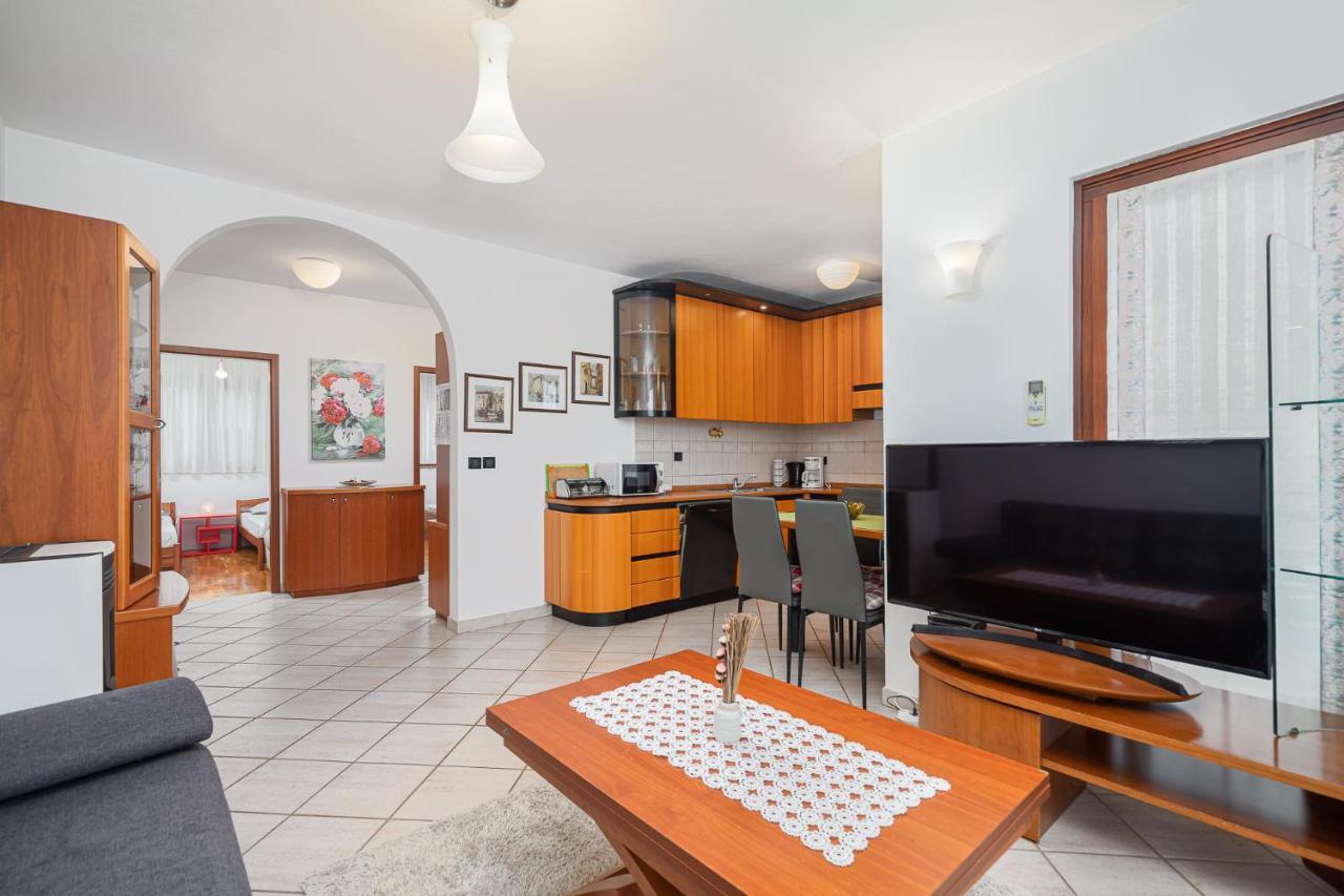 Sea View Apartment - Roberto Poreč Buitenkant foto
